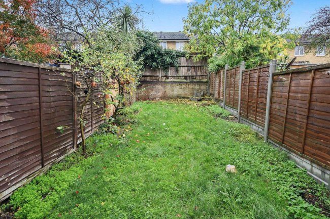 150 Winsor Terrace, Winsor Park Estate, Beckton, London E6 6LD 8