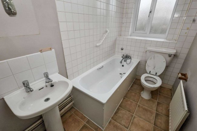 150 Winsor Terrace, Winsor Park Estate, Beckton, London E6 6LD 8