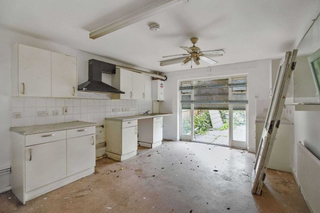 5 Akerman Road, Stockwell, London SW9 6SP 1