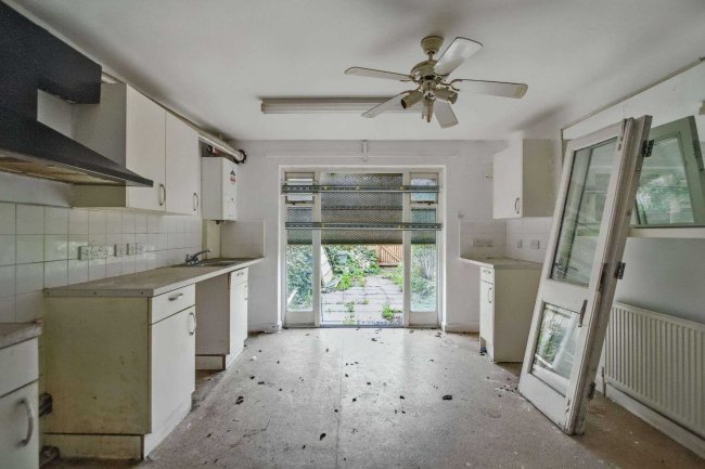 5 Akerman Road, Stockwell, London SW9 6SP 1