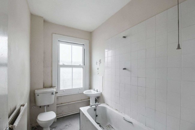 Flat B, 6 Palmerston Road, Forest Gate, London E7 8BH 4