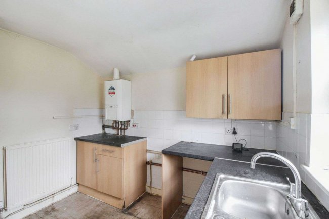 Flat B, 6 Palmerston Road, Forest Gate, London E7 8BH 4