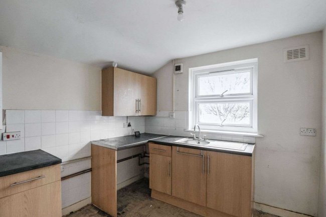 Flat B, 6 Palmerston Road, Forest Gate, London E7 8BH 4