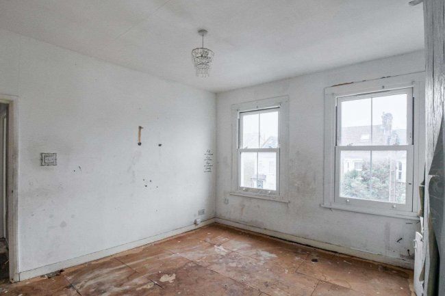 Flat B, 6 Palmerston Road, Forest Gate, London E7 8BH 4