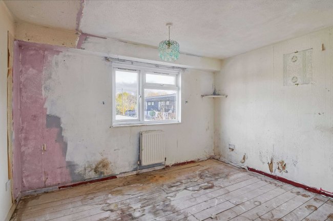 242 Pilgrims Way, Andover, SP10 5HU 6