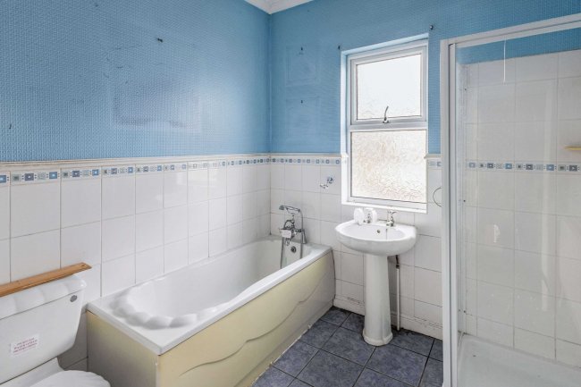 9 Barnes Road, Heysham, Morecambe LA3 1UW 8