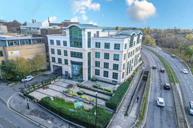 11 Vine Street, Uxbridge UB8 1QE 1