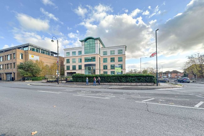 11 Vine Street, Uxbridge UB8 1QE 1