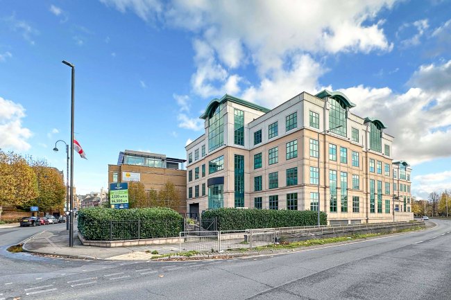 11 Vine Street, Uxbridge UB8 1QE 1