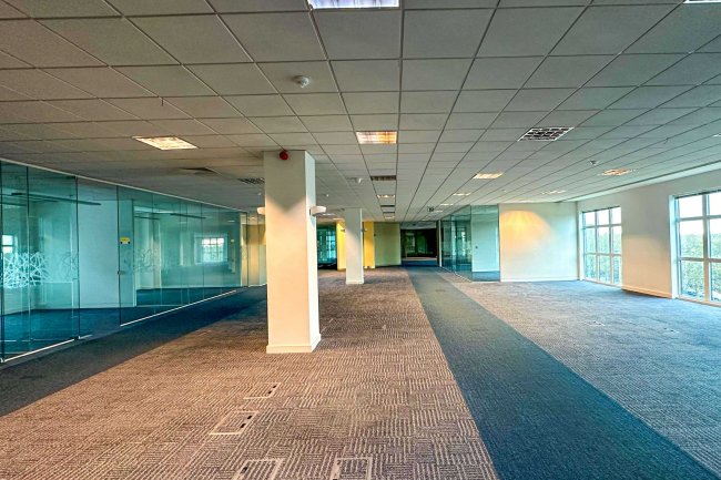 11 Vine Street, Uxbridge UB8 1QE 1