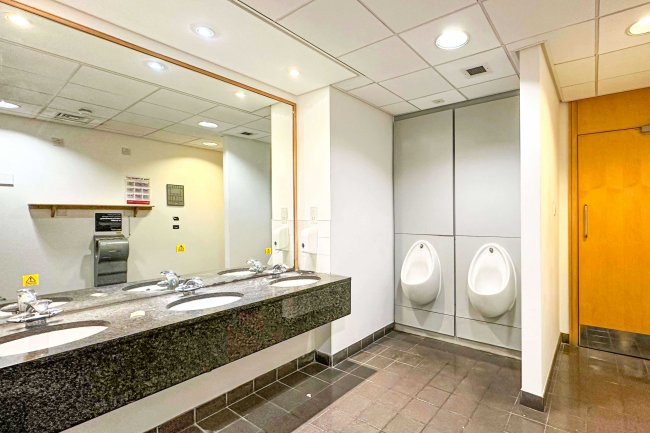 11 Vine Street, Uxbridge UB8 1QE 1