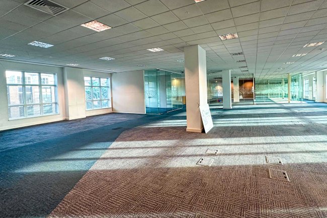 11 Vine Street, Uxbridge UB8 1QE 1