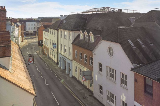 Oxford Square, Oxford Street, Newbury, RG14 1JG 4