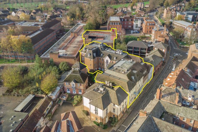 Oxford Square, Oxford Street, Newbury, RG14 1JG 4