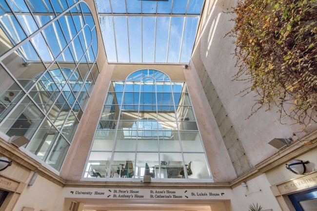 Oxford Square, Oxford Street, Newbury, RG14 1JG 4