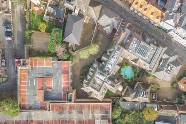 Oxford Square, Oxford Street, Newbury, RG14 1JG 4