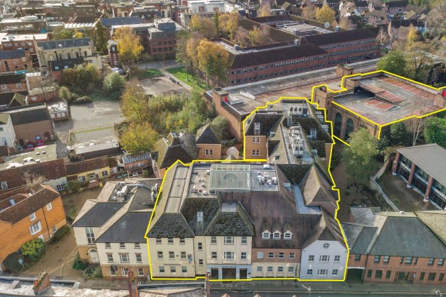 Oxford Square, Oxford Street, Newbury, RG14 1JG 4