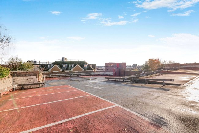 Oxford Square, Oxford Street, Newbury, RG14 1JG 4