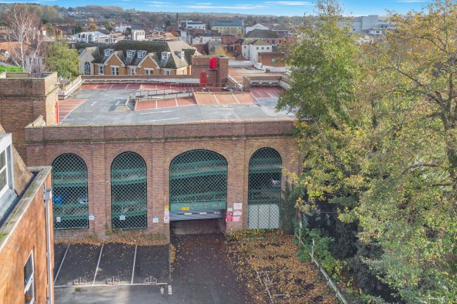 Oxford Square, Oxford Street, Newbury, RG14 1JG 4