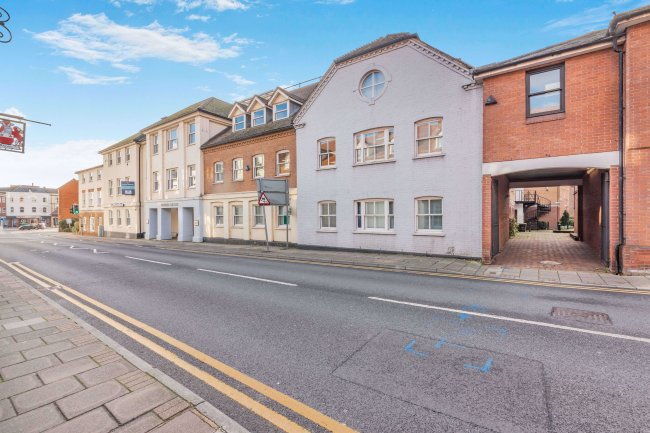 Oxford Square, Oxford Street, Newbury, RG14 1JG 4