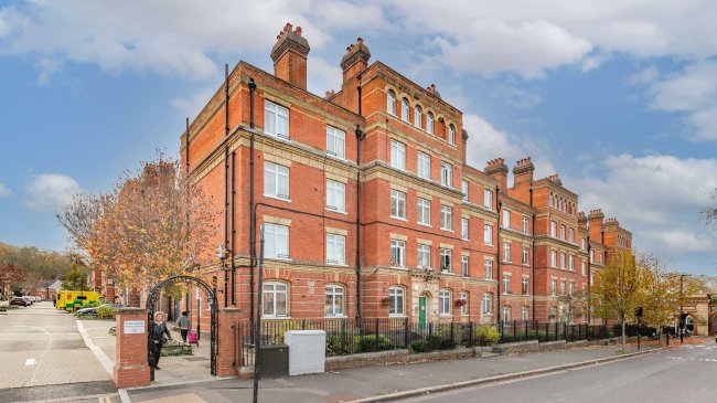 Flat 9, Block A Peabody Estate, Rosendale Road, Herne Hill, London, SE24 9EQ 2