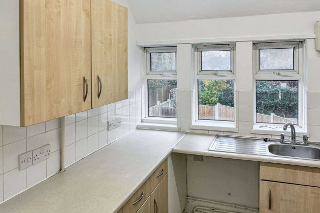 Flat A, 47 Goldings Crescent, Basildon, Essex, SS16 4RX 89