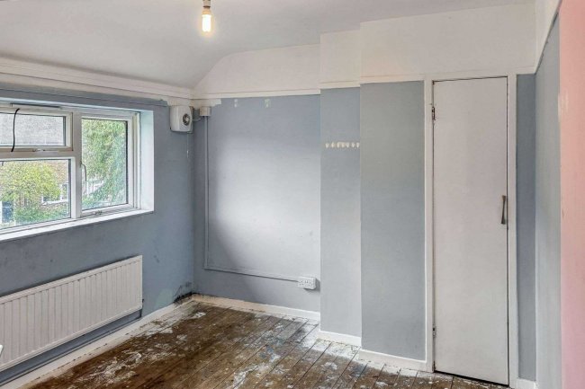 Flat A, 47 Goldings Crescent, Basildon, Essex, SS16 4RX 89