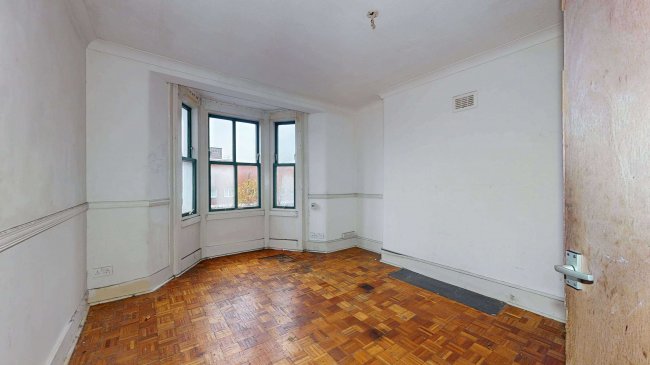 90 Kingsley Flats, Old Kent Road, Bermondsey, London, SE1 5UR 8