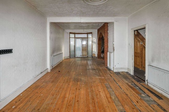 11 The Rise, Palmers Green, London N13 5LF 4