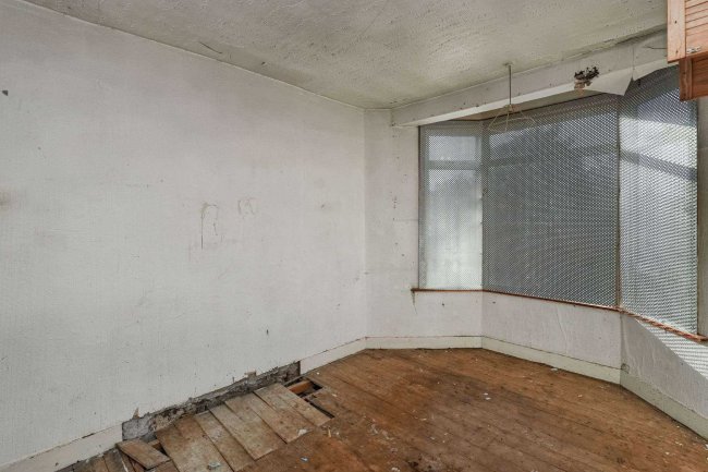 11 The Rise, Palmers Green, London N13 5LF 4