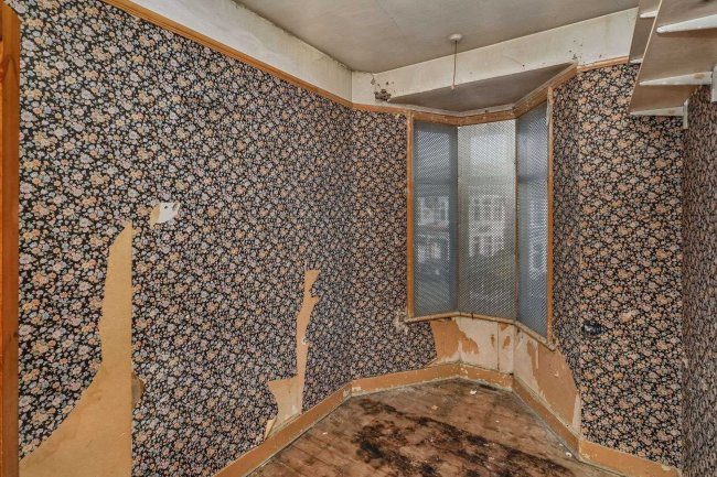 11 The Rise, Palmers Green, London N13 5LF 4