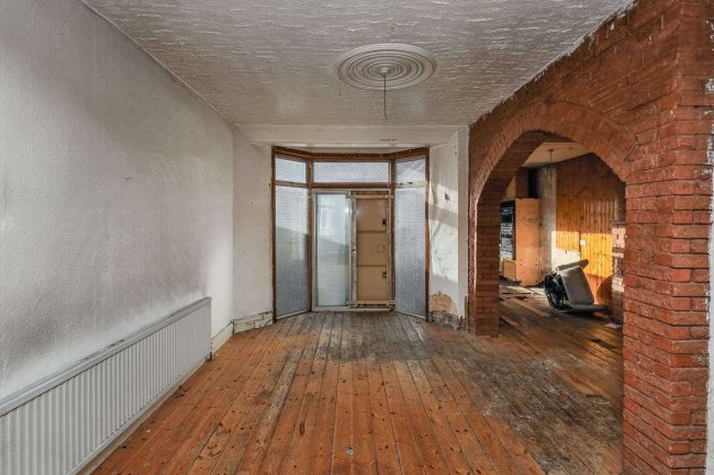 11 The Rise, Palmers Green, London N13 5LF 4