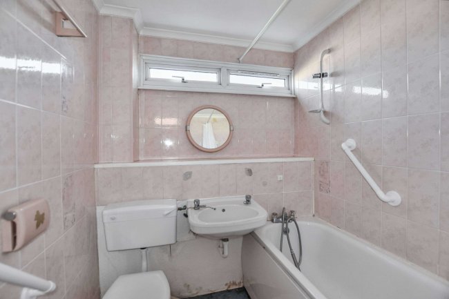 39 Bennett Close, Welling, DA16 3HU 3