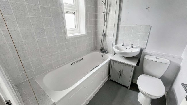 16 Heath Road, Crayford, Dartford, DA1 3NP 5