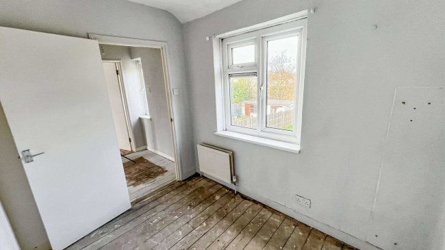 16 Heath Road, Crayford, Dartford, DA1 3NP 5