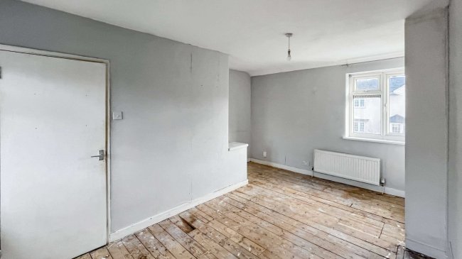 16 Heath Road, Crayford, Dartford, DA1 3NP 5