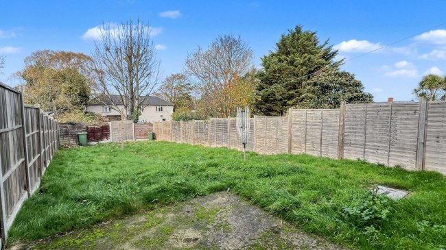 16 Heath Road, Crayford, Dartford, DA1 3NP 5