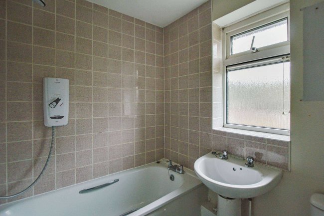 32 Ladbrooke Crescent, Sidcup, DA14 4RT 9