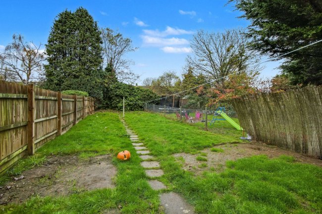 32 Ladbrooke Crescent, Sidcup, DA14 4RT 9