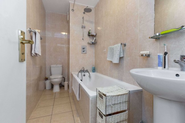 61-63 Tottenham Lane, Crouch End, London, N8 9BE 2