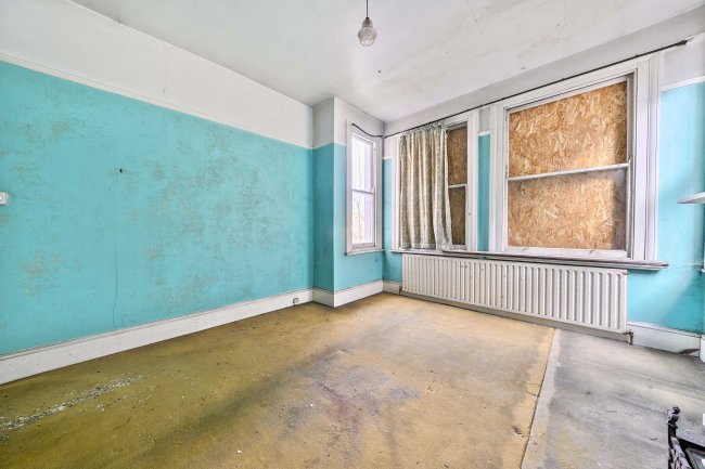 79 Bromley Road, Catford, London, SE6 2UF 8