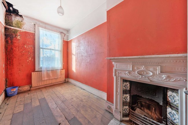 79 Bromley Road, Catford, London, SE6 2UF 8