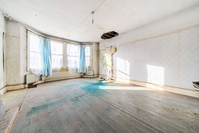 79 Bromley Road, Catford, London, SE6 2UF 8