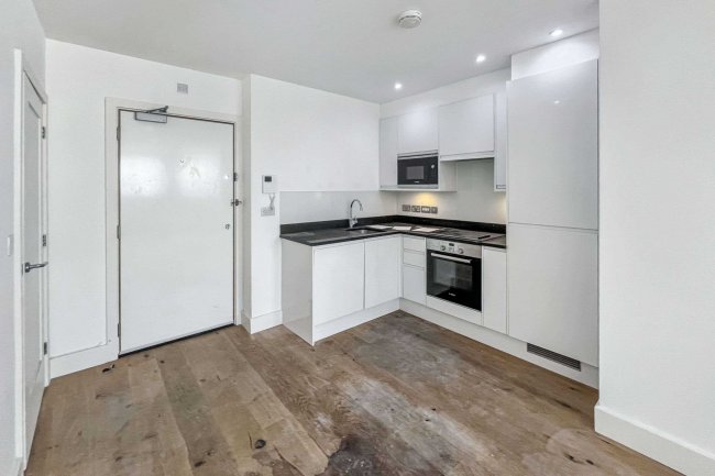 Flat 92 Green Dragon House, 64-70 High Street, Croydon, CR0 1FT 1