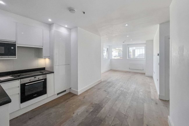 Flat 92 Green Dragon House, 64-70 High Street, Croydon, CR0 1FT 1