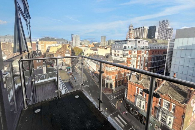 Flat 92 Green Dragon House, 64-70 High Street, Croydon, CR0 1FT 1