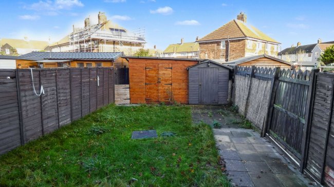 58 York Road, North Hull Estate, Hull, East Yorkshire, HU6 9RA 9