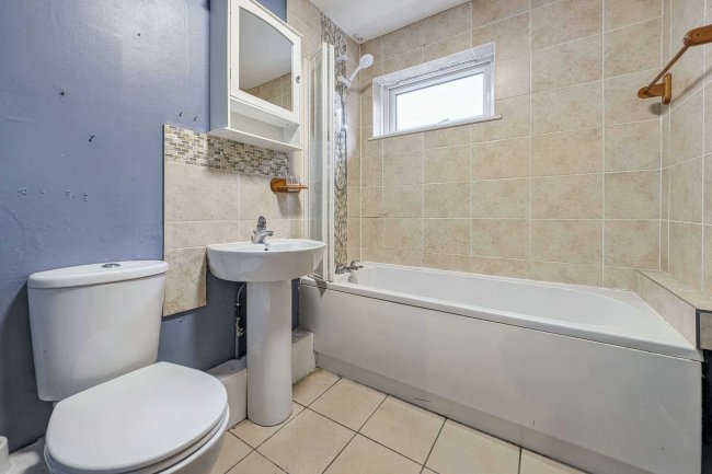 87 Cambo Place, North Shields, Tyne and Wear, NE30 3RL 8