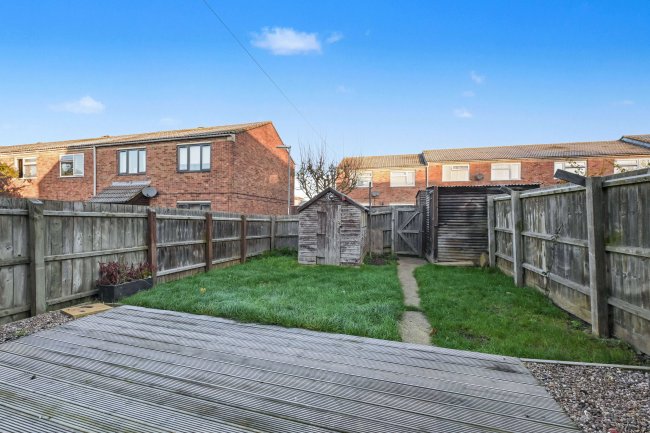 25 Kingston Close, Huntingdon, Cambridgeshire PE29 7LE 2