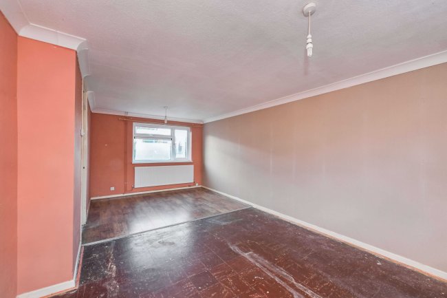 25 Kingston Close, Huntingdon, Cambridgeshire PE29 7LE 2